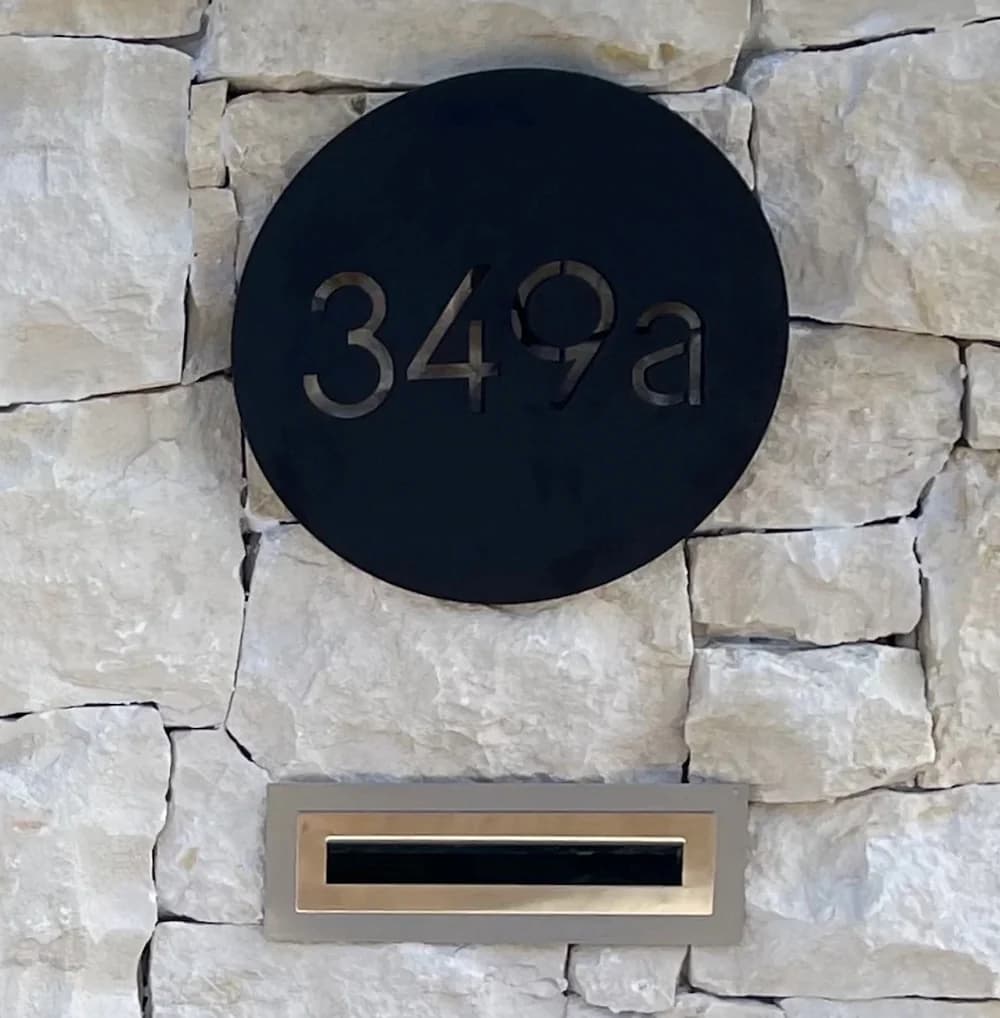 house number sign
